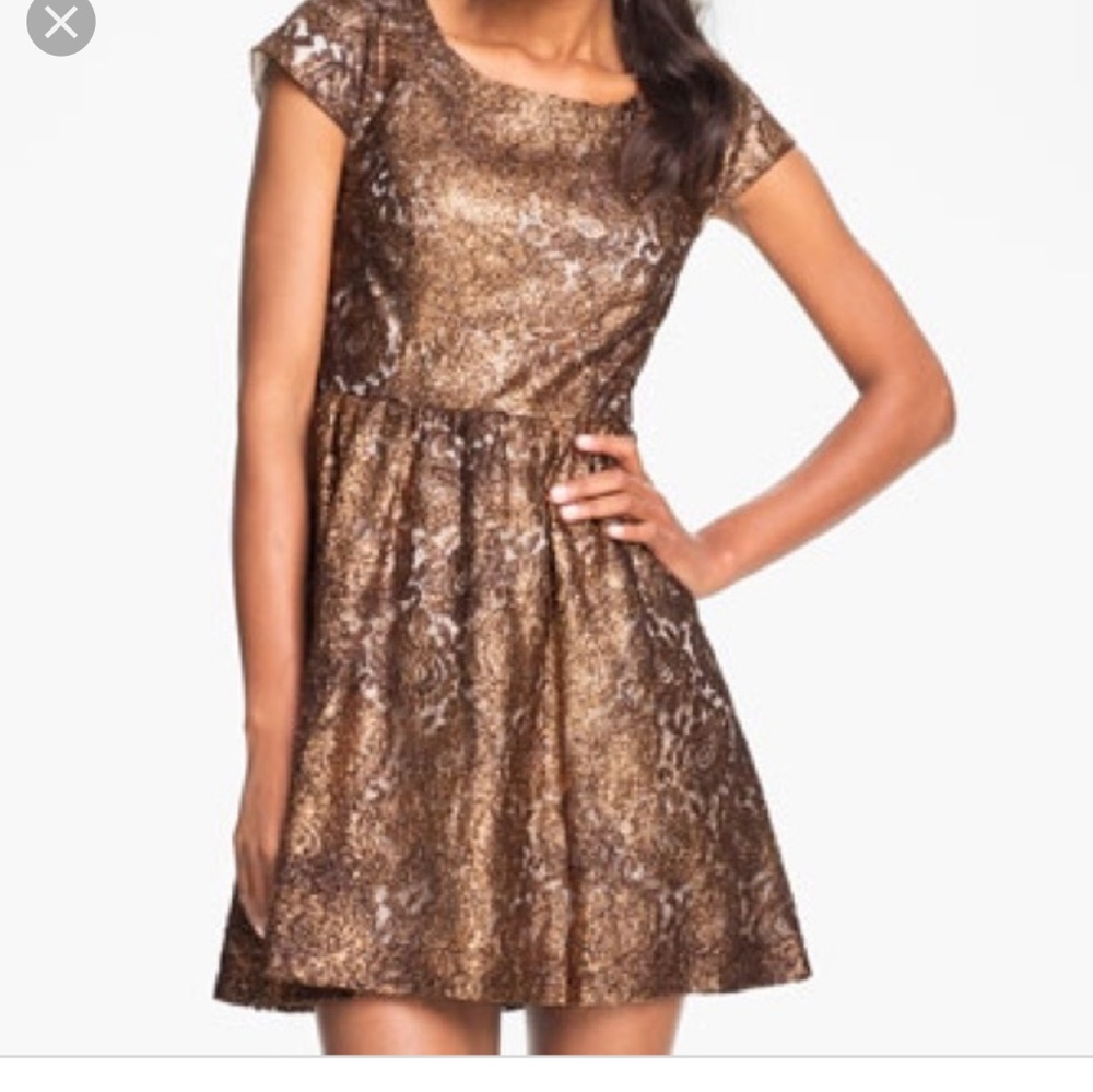 STUNNING Rose Gold Kensie Metallic Lace Foil Dress